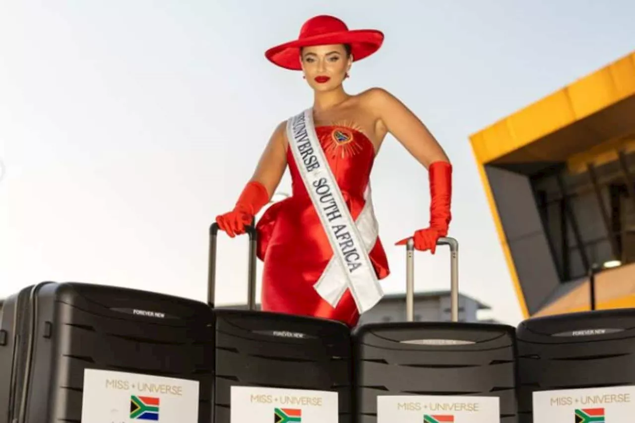 Miss South Africa Mia le Roux jets off to Mexico for Miss Universe [PICS]