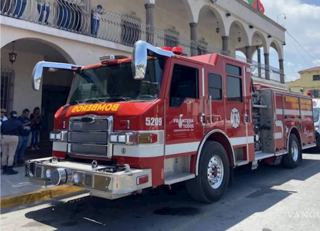 Cumple mujer su amenaza y roba unidad de bomberos en Frontera; es atrapada en pleno escape