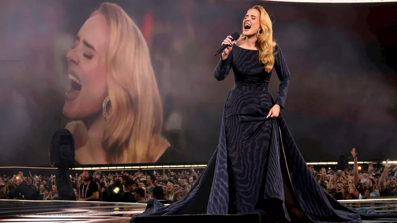 Adele fond en larmes en voyant Céline Dion à son concert à Las Vegas