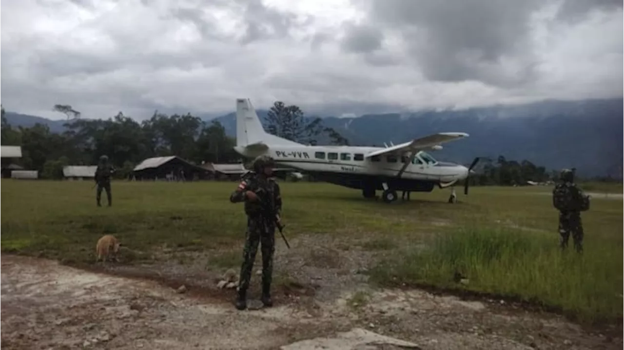 Ban Pesawat Mendadak Pecah di Pegunungan Sarang OPM, Pasukan Beruang Petir TNI Siaga