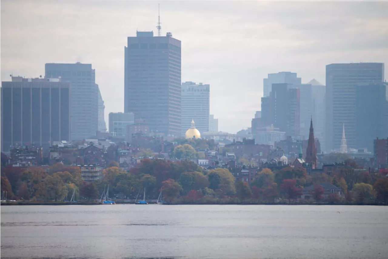 Crews fight multi-acre brush fire in Salem; Smoke moves across southeastern Mass.