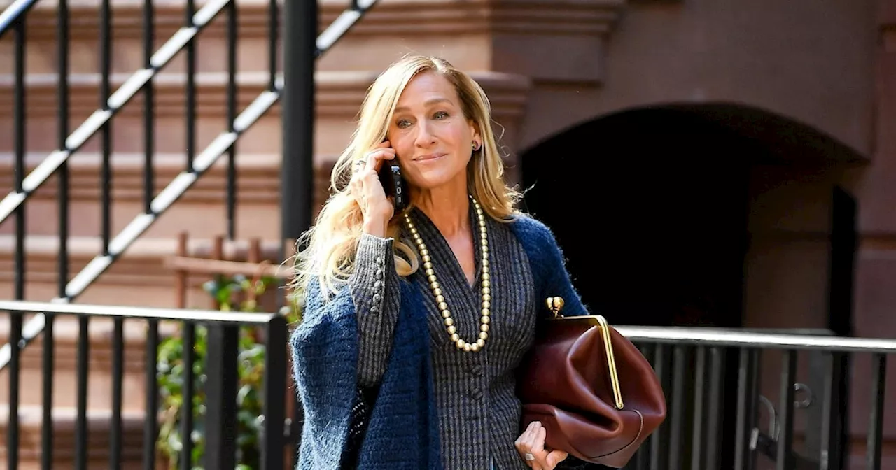 Carrie Bradshaw Wears Fall's Hottest Color With a Midwestern Mom Skirt