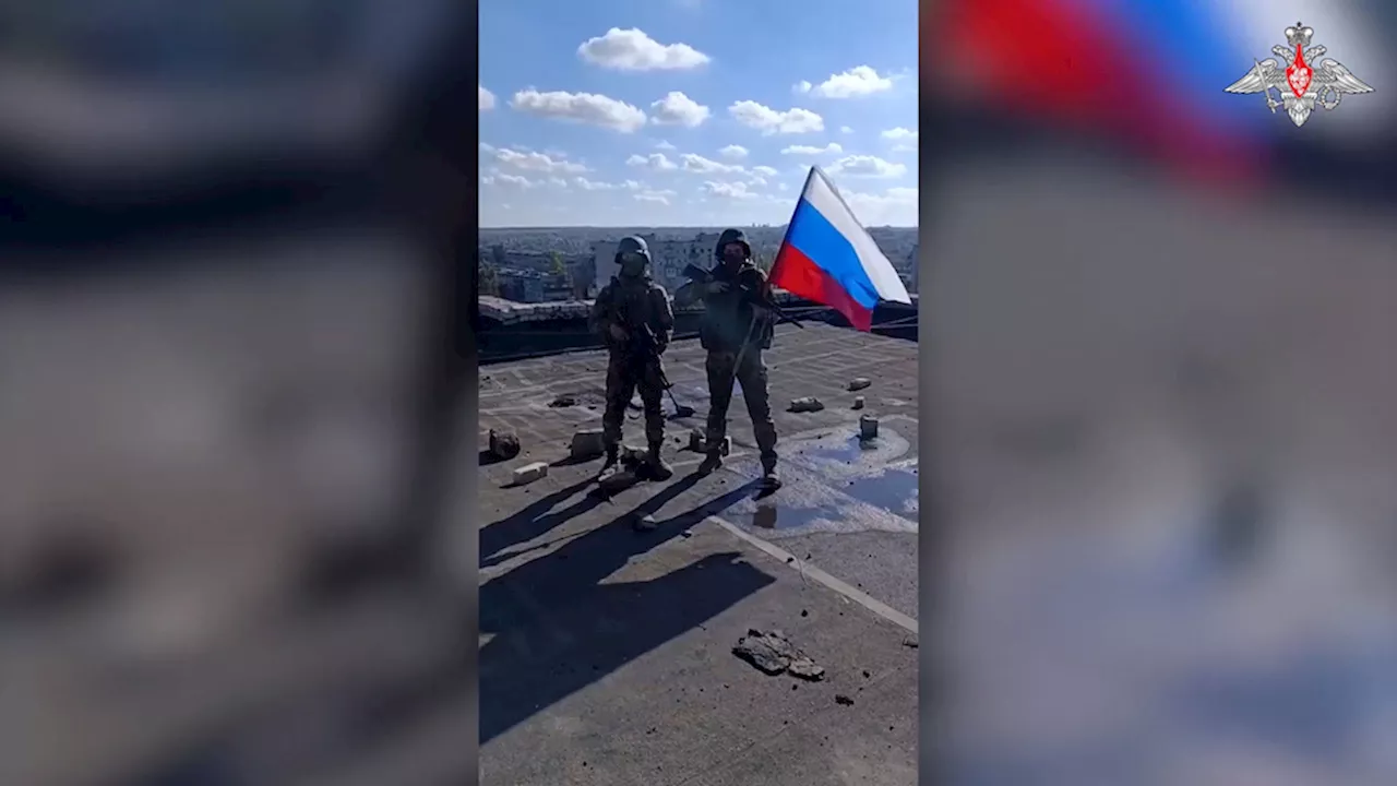 Минобороны России показало видео из освобожденного Селидово в ДНР. Новости. Первый канал