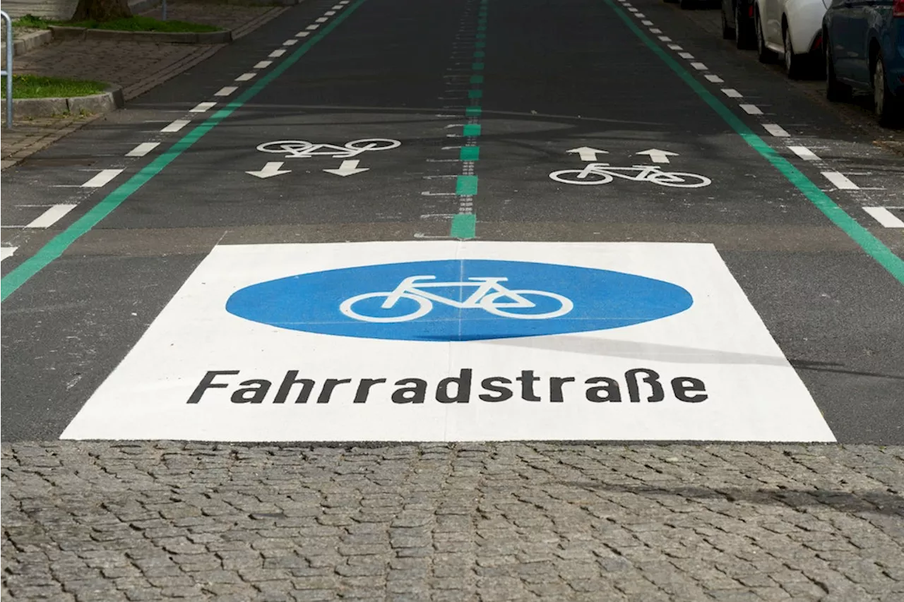 Neukölln: Zweiter Bauabschnitt der Fahrradstraße Weserstraße abgeschlossen