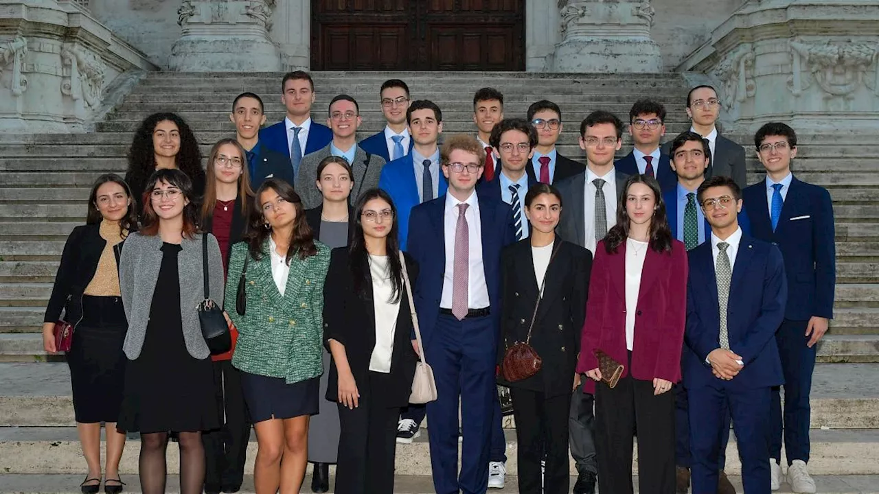 Dallo spazio alla biologia, chi sono gli «Alfieri del lavoro», i 25 migliori studenti d’Italia