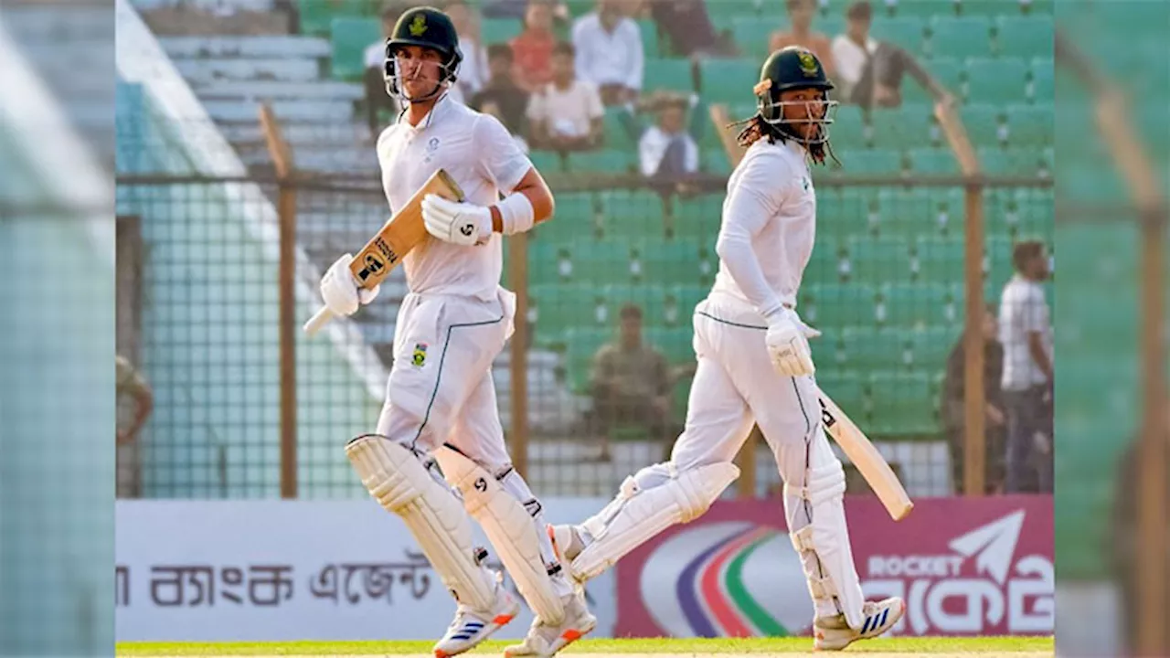 De Zorzi, Stubbs tons steer S. Africa to 307-2 against Bangladesh