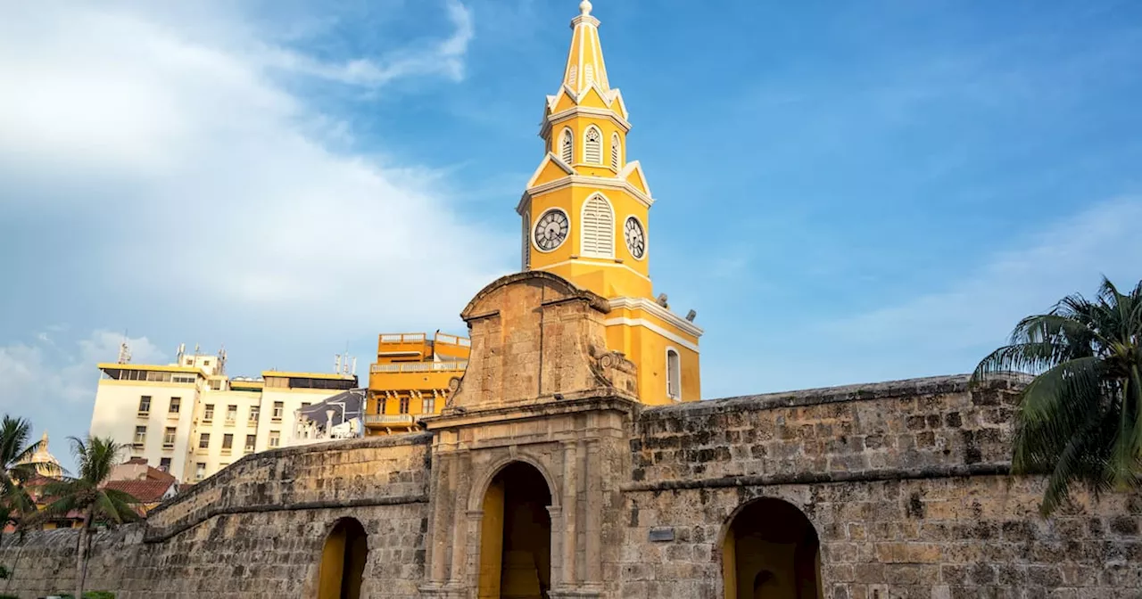 Iluminarán la Torre del Reloj con la bandera de Turquía, conozca la razón