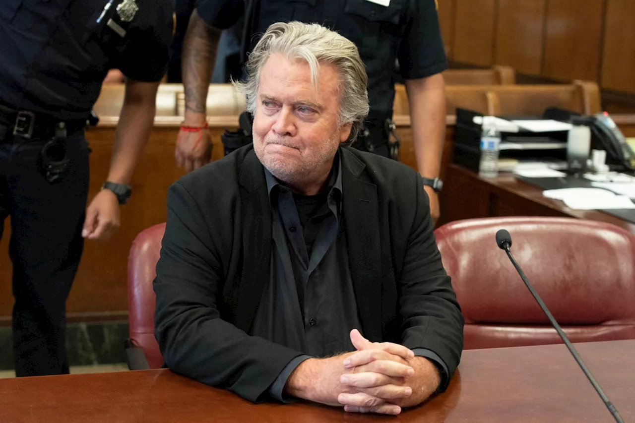 Steve Bannon, aliado e ex-estrategista de Trump, é libertado da prisão, diz jornal