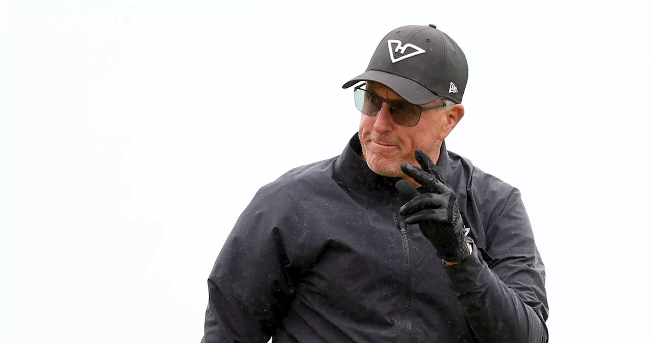 Phil Mickelson issues classy response as fellow LIV Golf man splits with coach