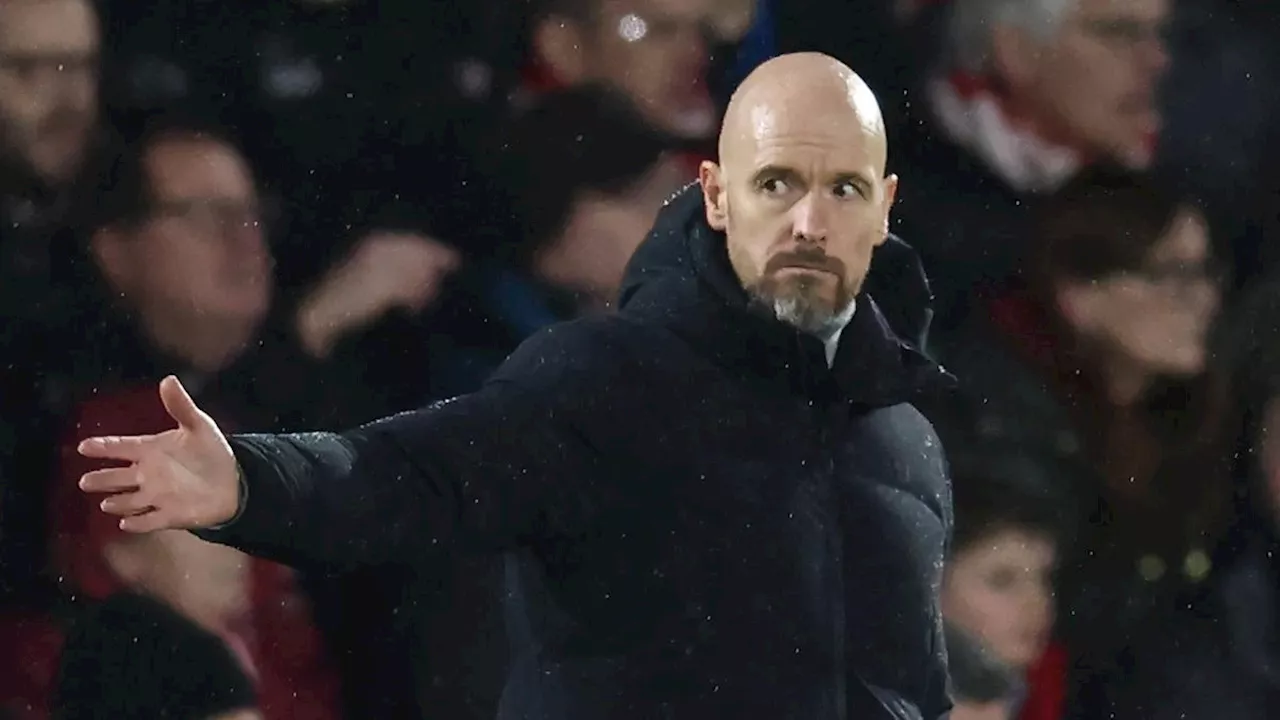 Usai Dipecat Manchester United, Erik ten Hag Sembunyi di Balik Kursi Saat Kembali ke Belanda