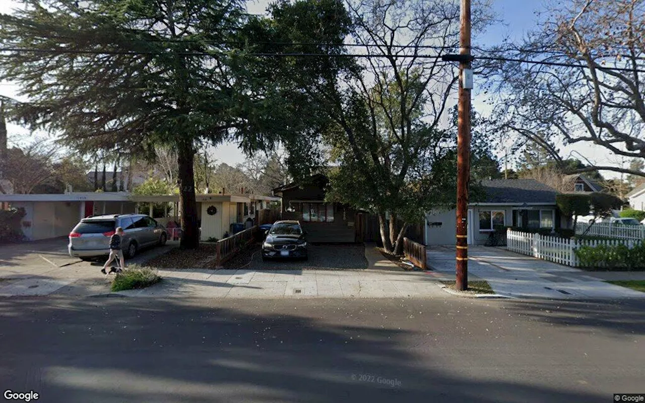 Single family residence in Palo Alto sells for $2.2 million