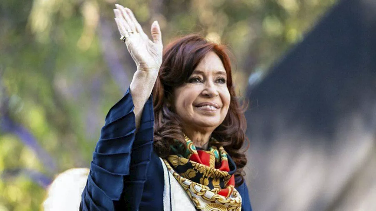 El posteo de Cristina Kirchner a 15 años de la AUH: 'Milei tuvo que duplicarla'