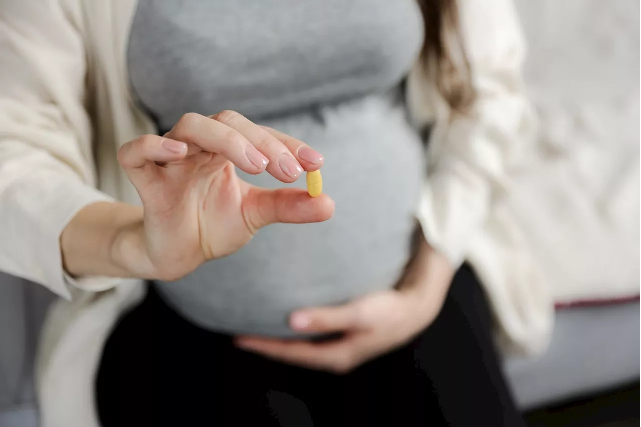 Low vitamin D associated with increased depression risk in pregnancy and after birth