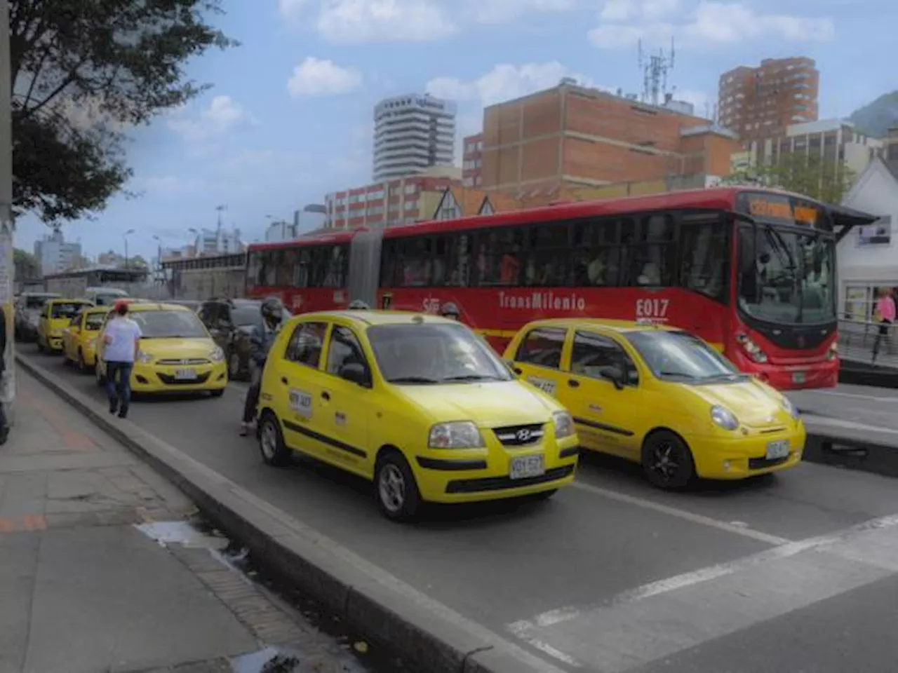 ¿Cuánto dinero puede llegar a ganar un taxista en Colombia en 2024?