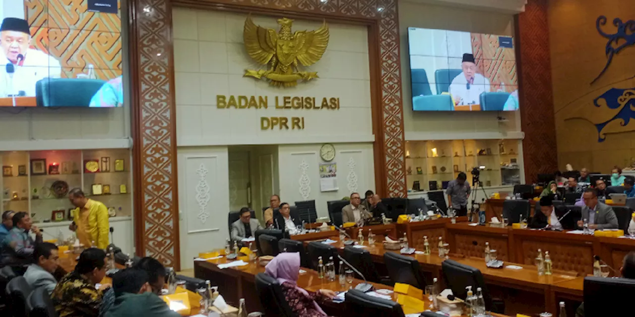 Pimpinan Baleg DPR: Regulasi Indonesia Terlalu Banyak, UU-nya Terlalu Over