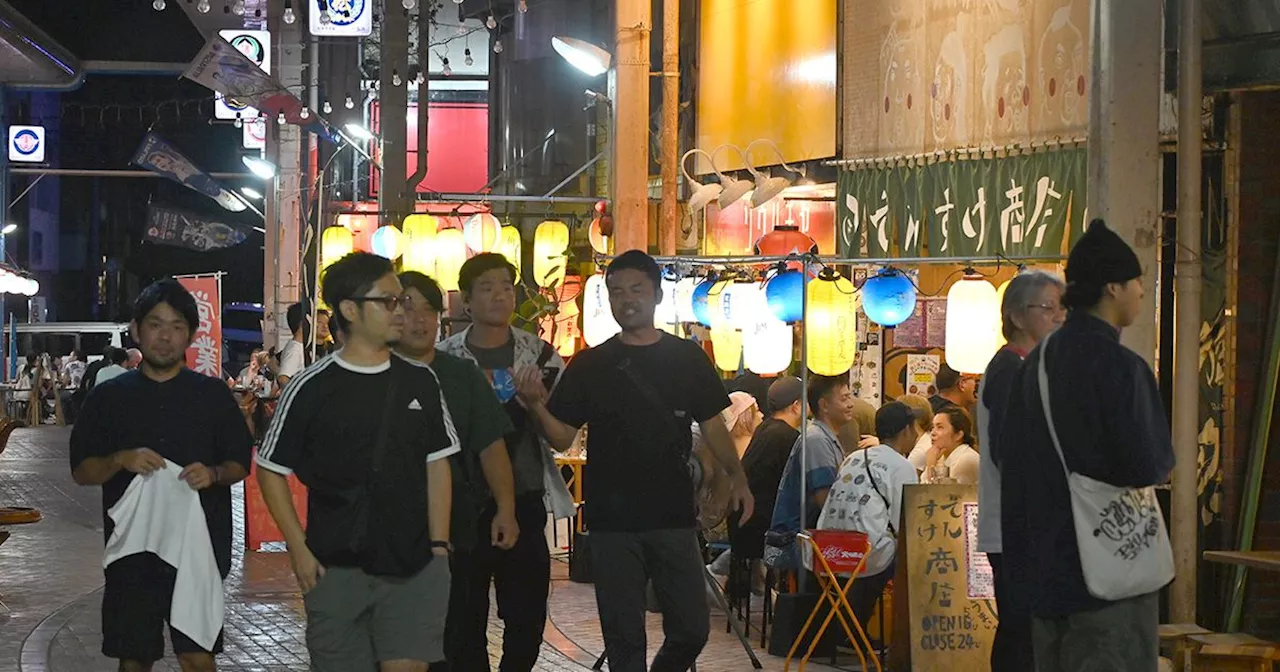 コザの街、地元の若者でにぎわう 居酒屋やバー、飲食店の出店が急増 シャッター通りが変わったワケとは＜チャンプルー半世紀・沖縄市市制50周年＞1