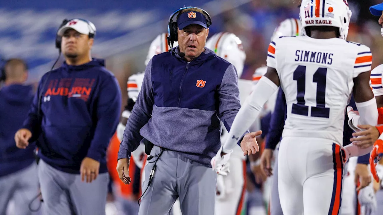 Auburn Tigers have Hugh Freeze's Back Despite Challenging Season