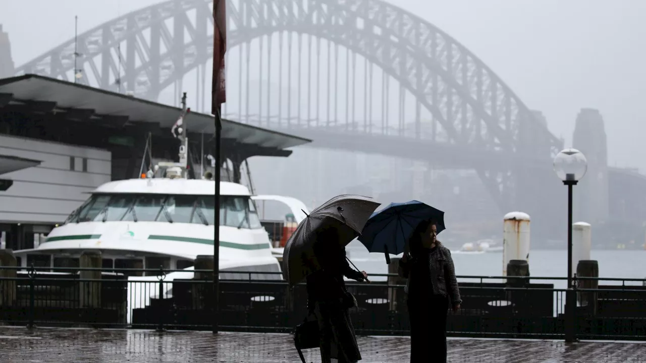 La Nina still on the cards for Aussie shores this summer