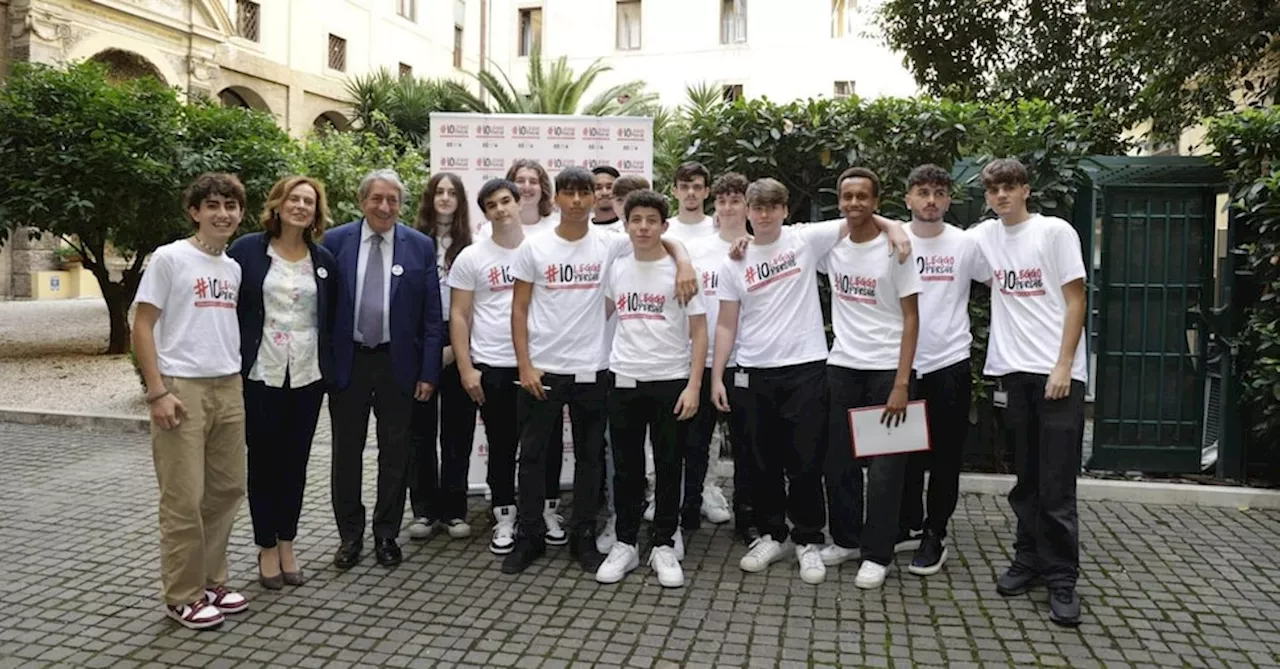 Scuola, #ioleggoperché arriva a 4,2 milioni di studenti, è super record