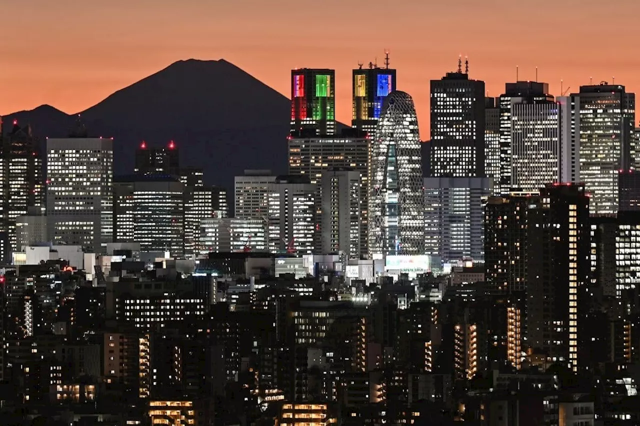 Still no snow on Japan's Mount Fuji, breaking record