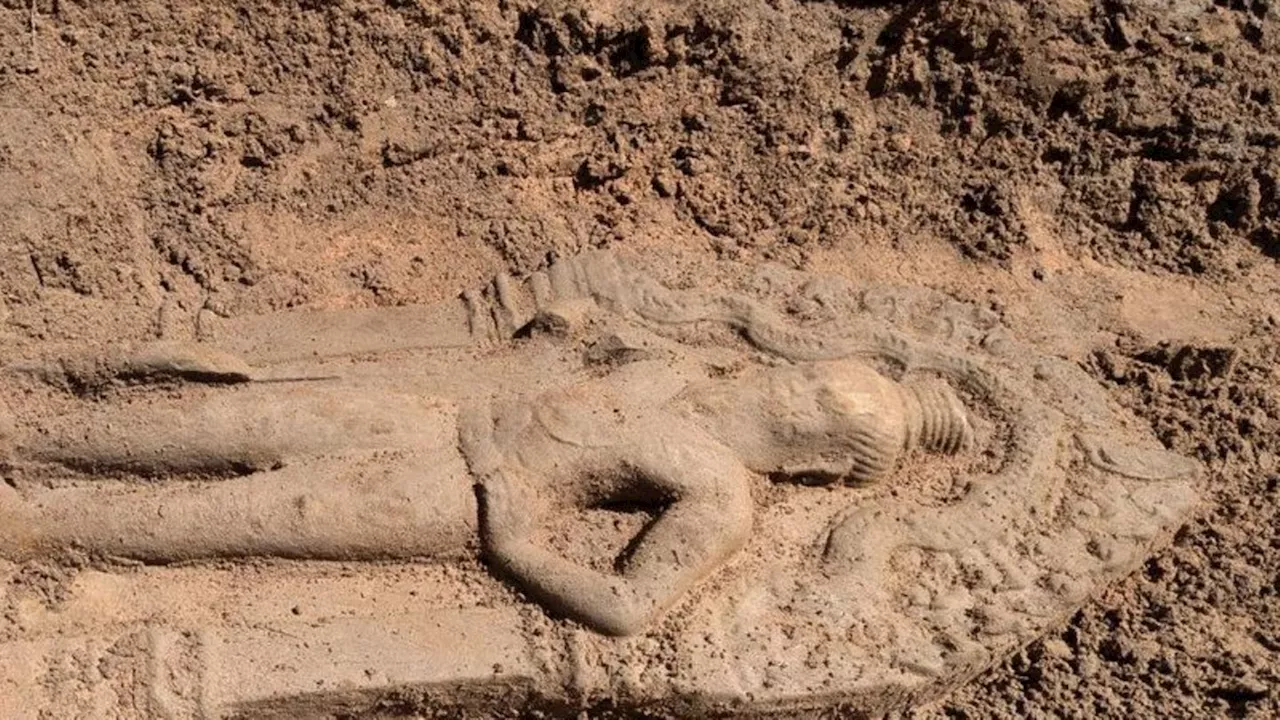 Zwölf Torwächter entdeckt: Kambodscha: Archäologen entdecken uralte Statuen in Angkor