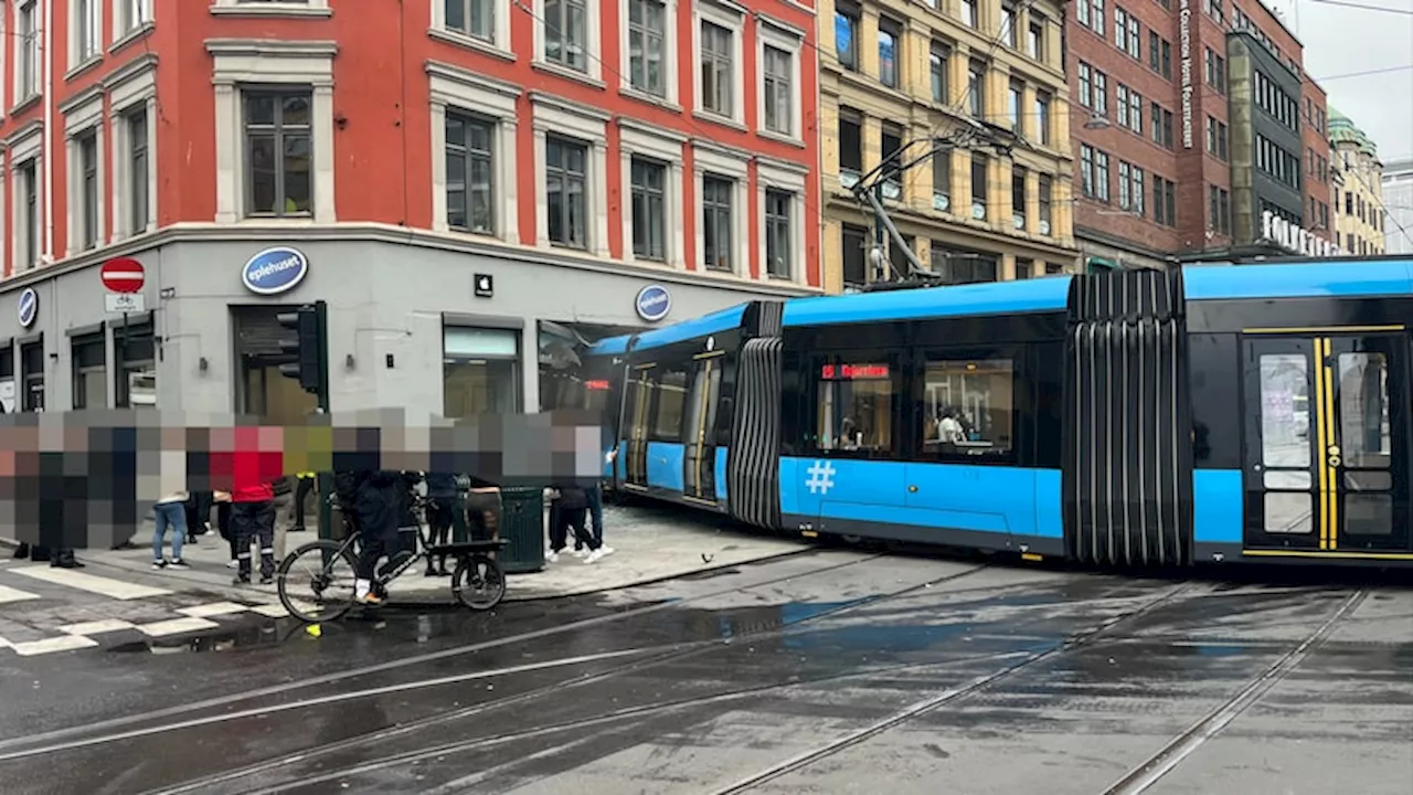 Trikk krasjet i butikk i Oslo sentrum