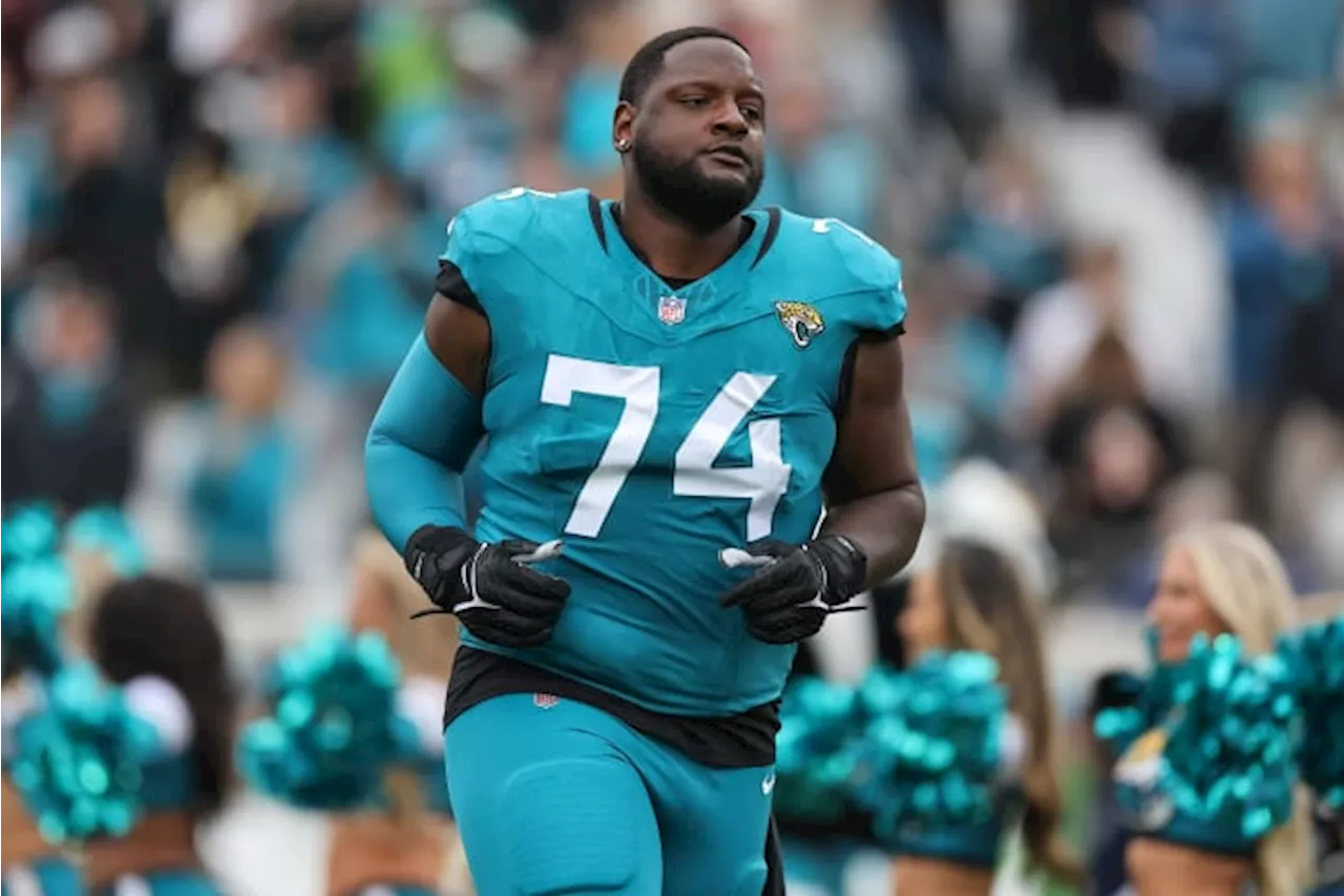 Jaguars trading left tackle Cam Robinson to Vikings, report