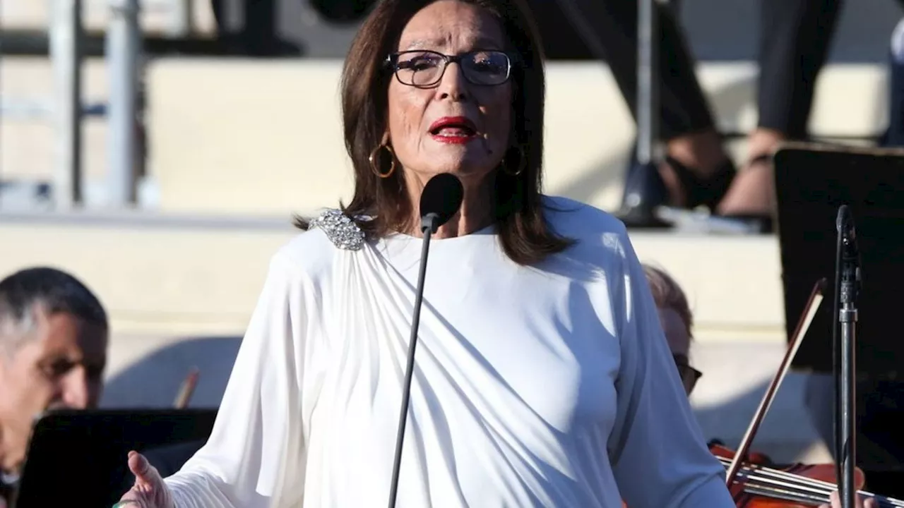 Nana Mouskouri: Sängerin kündigt schweren Herzens ihren Abschied an