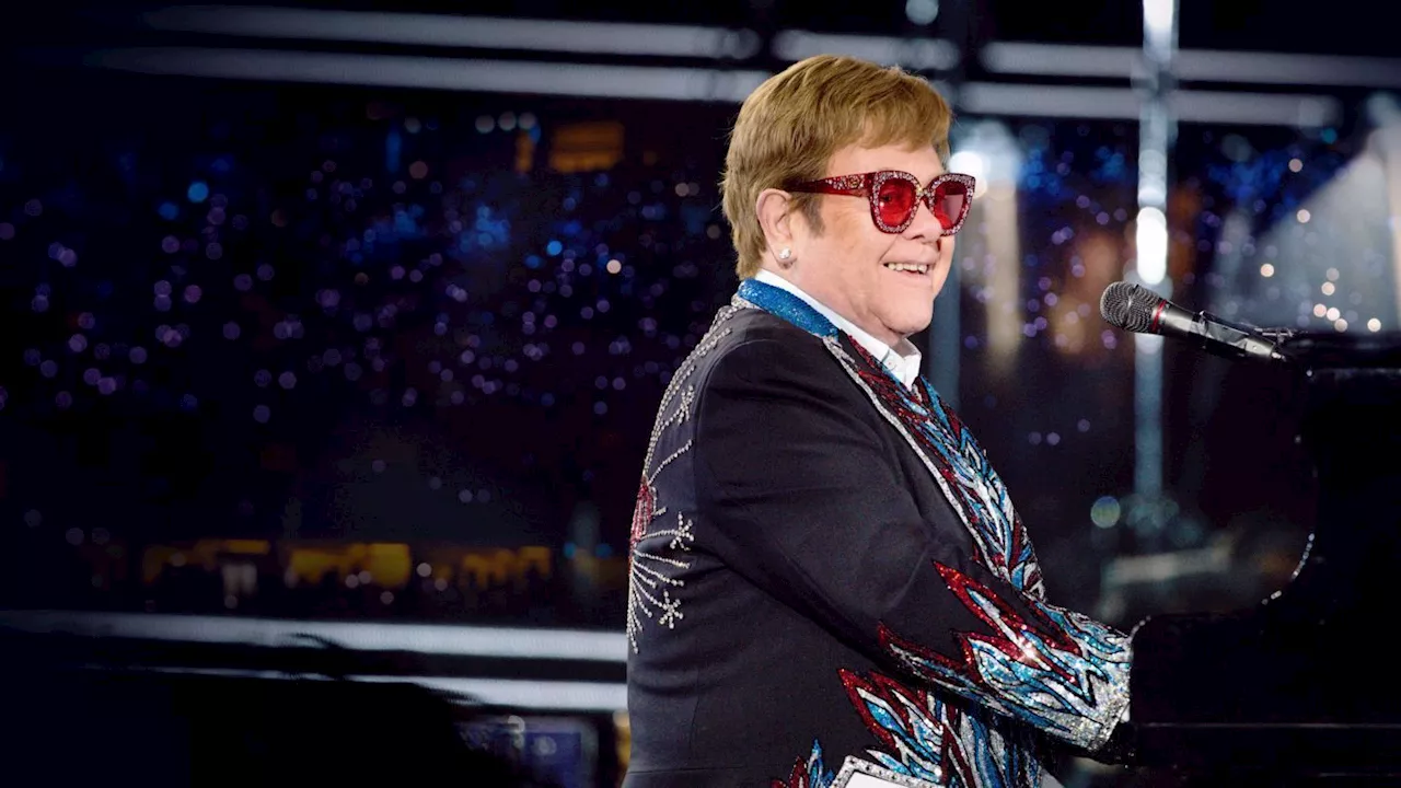 Elton John revela que não tem amígdalas, apêndice, próstata, joelhos e quadril