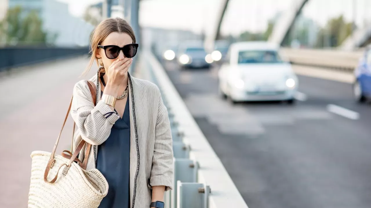 Inquinamento atmosferico e tumore ai polmoni: il rischio sale nelle donne che non hanno mai fumato