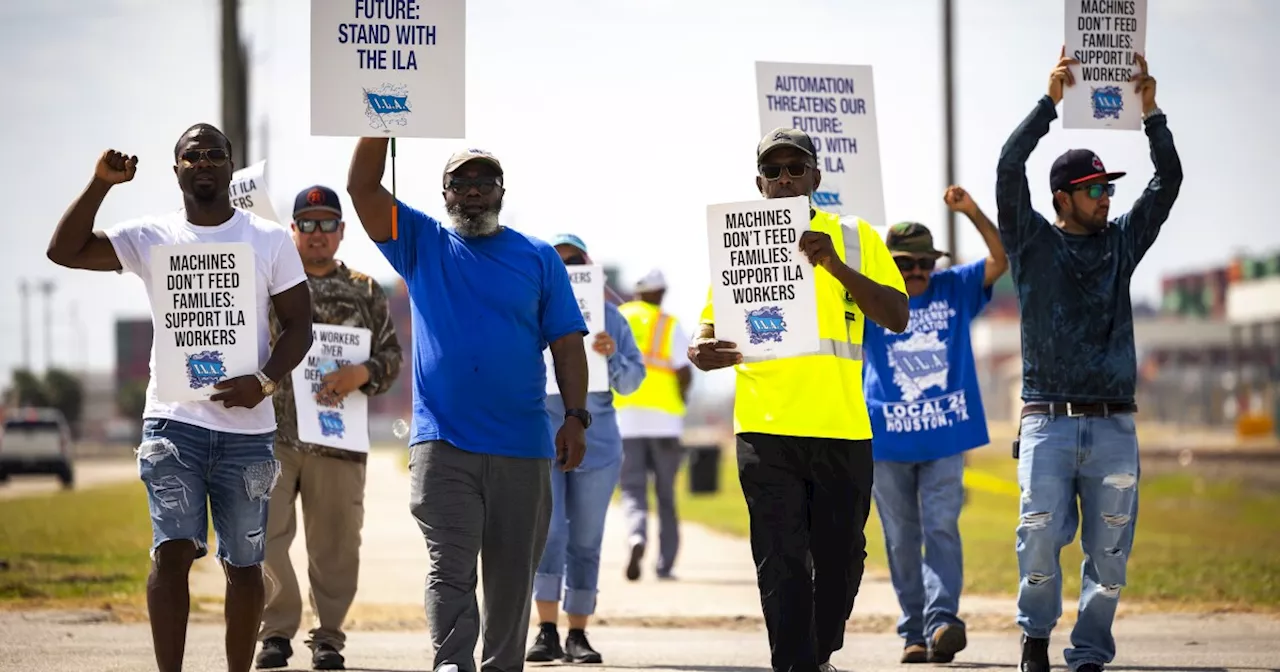 Source: Dockworkers' union to suspend strike until Jan. 15 to allow time to negotiate new contract