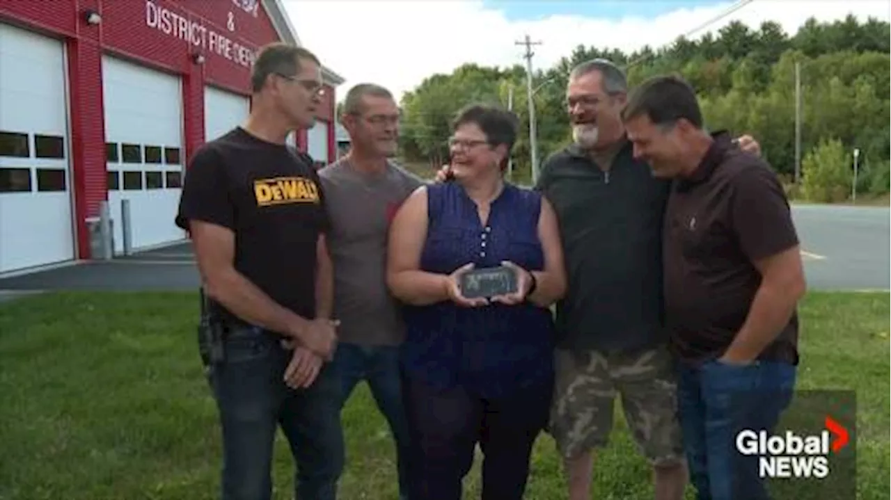 Nova Scotia Siblings Reunited With Long-Lost Brother