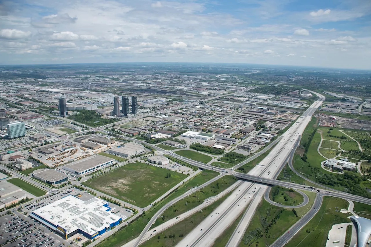 Ontario Premier won’t rule out buyback of Highway 407, valued at $29-billion