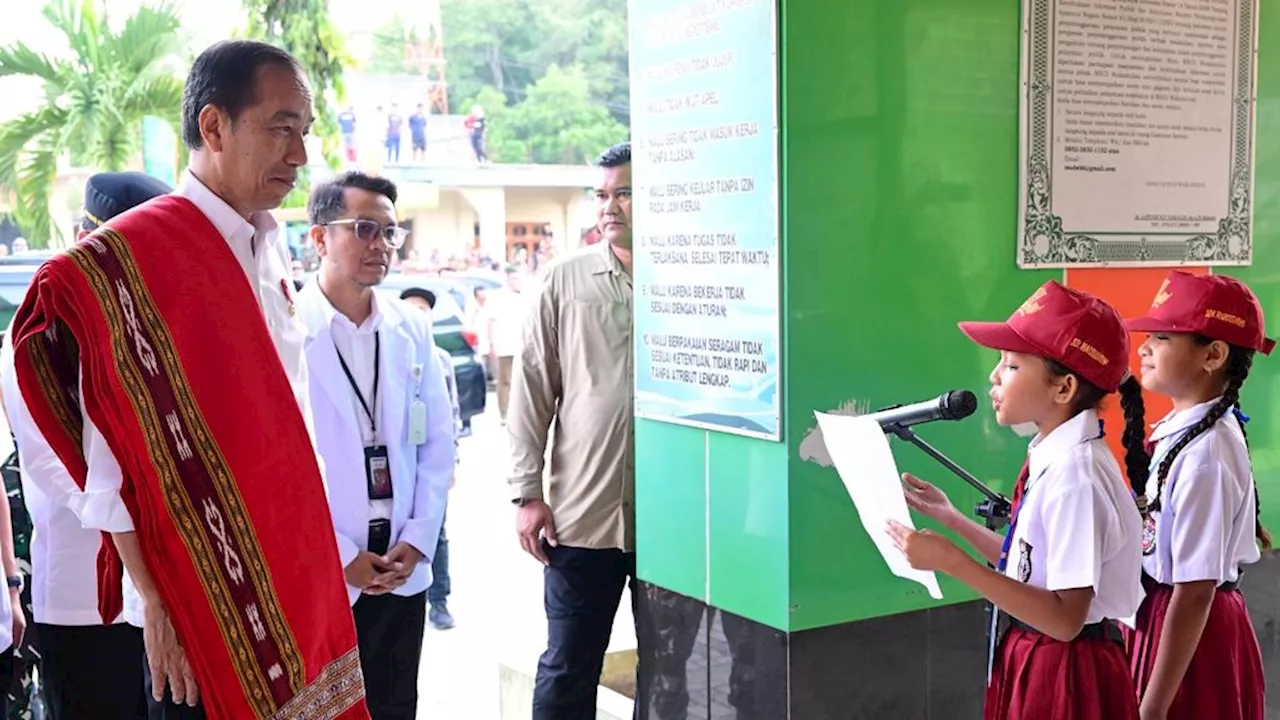 Puisi Terima Kasih Siswi SD Sambut Presiden di RSUD Waikabubak