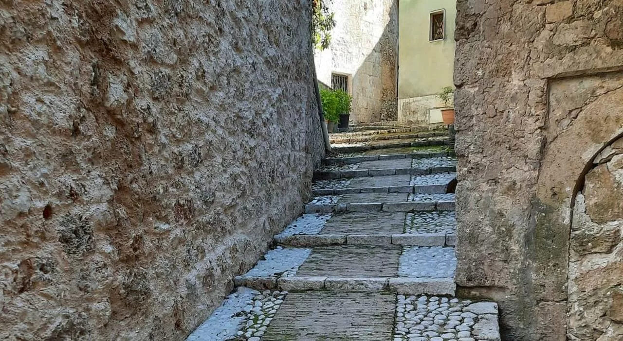 Casalvieri, dopo 25 anni riaprono i vicoli del centro storico. Finiti i lavori per i palazzi pericolanti