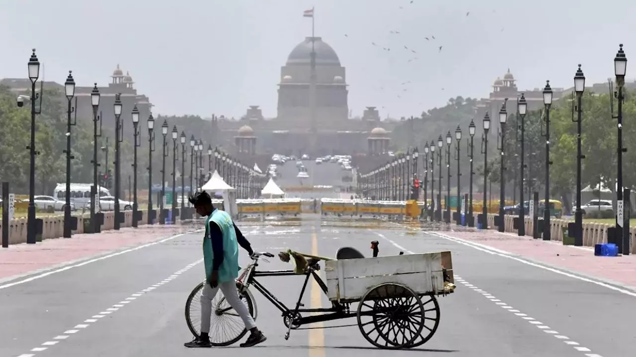 Delhi Weather: मानसून की विदाई के बाद दिल्ली में गर्मी का सितम, IMD ने बारिश को लेकर दिया अपडेट