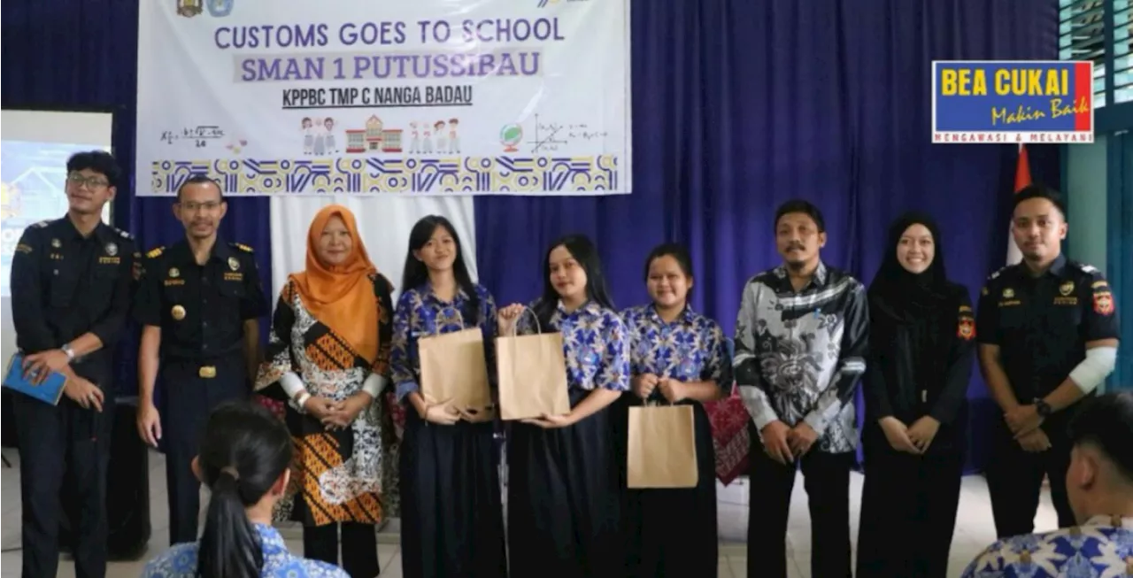 Bea Cukai Beri Edukasi Pelajar SMK di Cimahi & Putussibau Mengenai Aturan Kepabeanan