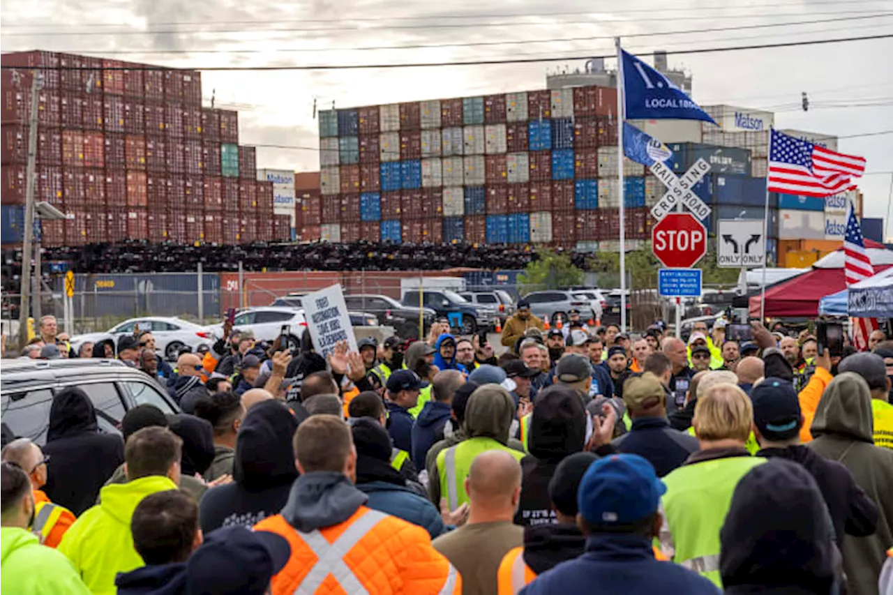 Source: Dockworkers’ union to suspend strike until Jan. 15 to allow time to negotiate new contract