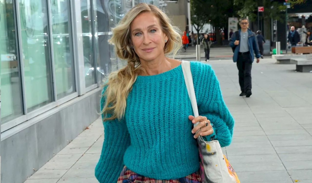 Sarah Jessica Parker Matches Her Teal Sweater to Her Tights for a Very Carrie-Coded Outfit