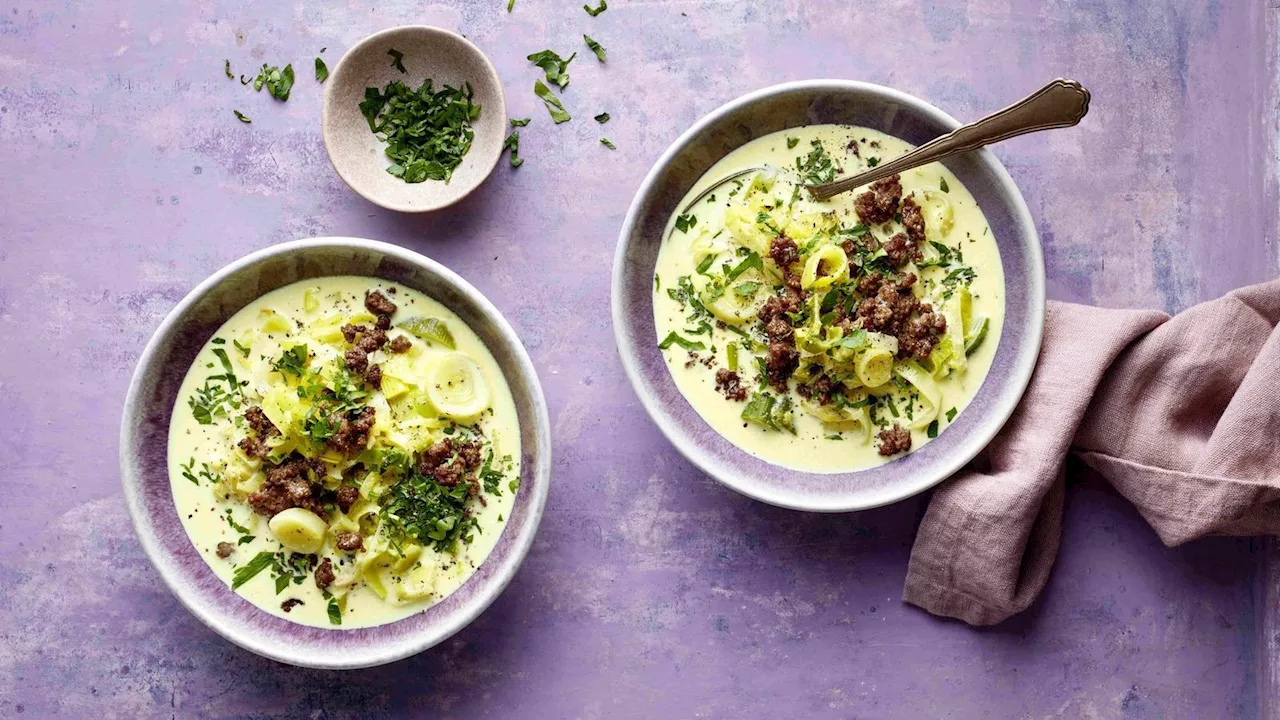 Cremige Käse-Lauch-Suppe mit Hackfleisch