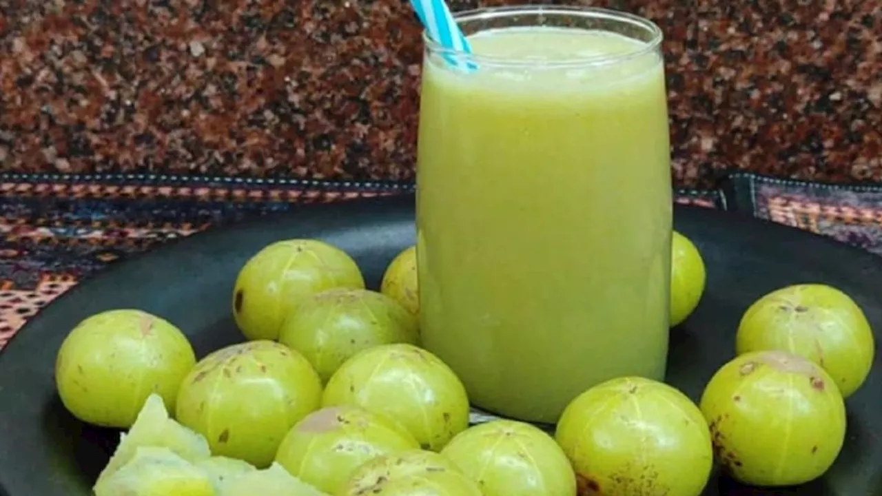 Amla juice: सावधान! भूलकर भी ये लोग न करें आंवले के जूस का सेवन, वरना दे सकते हैं बीमारी को दावत