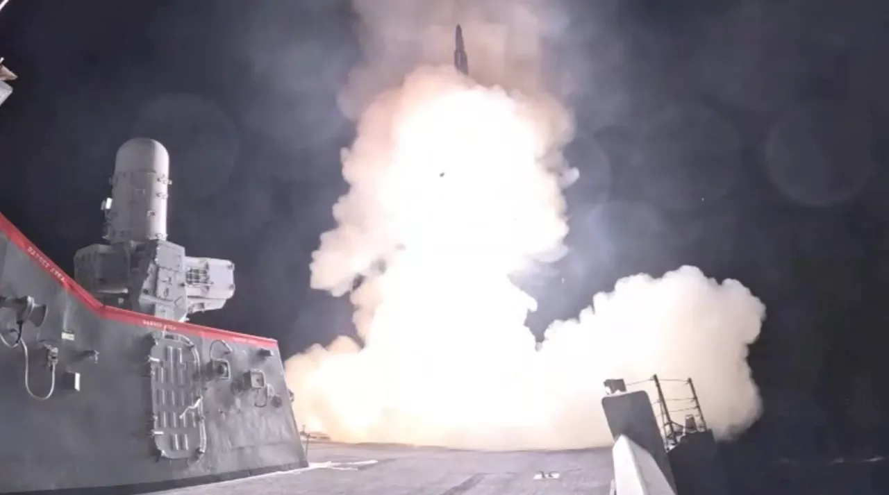 Videos Show US Navy Destroyers Intercepting Iran's Ballistic Missiles