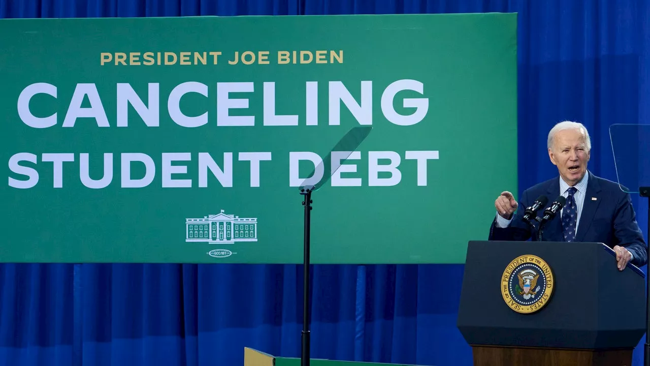 Biden's Student Debt Plan to Proceed After Federal Judge Lets Pause Expire