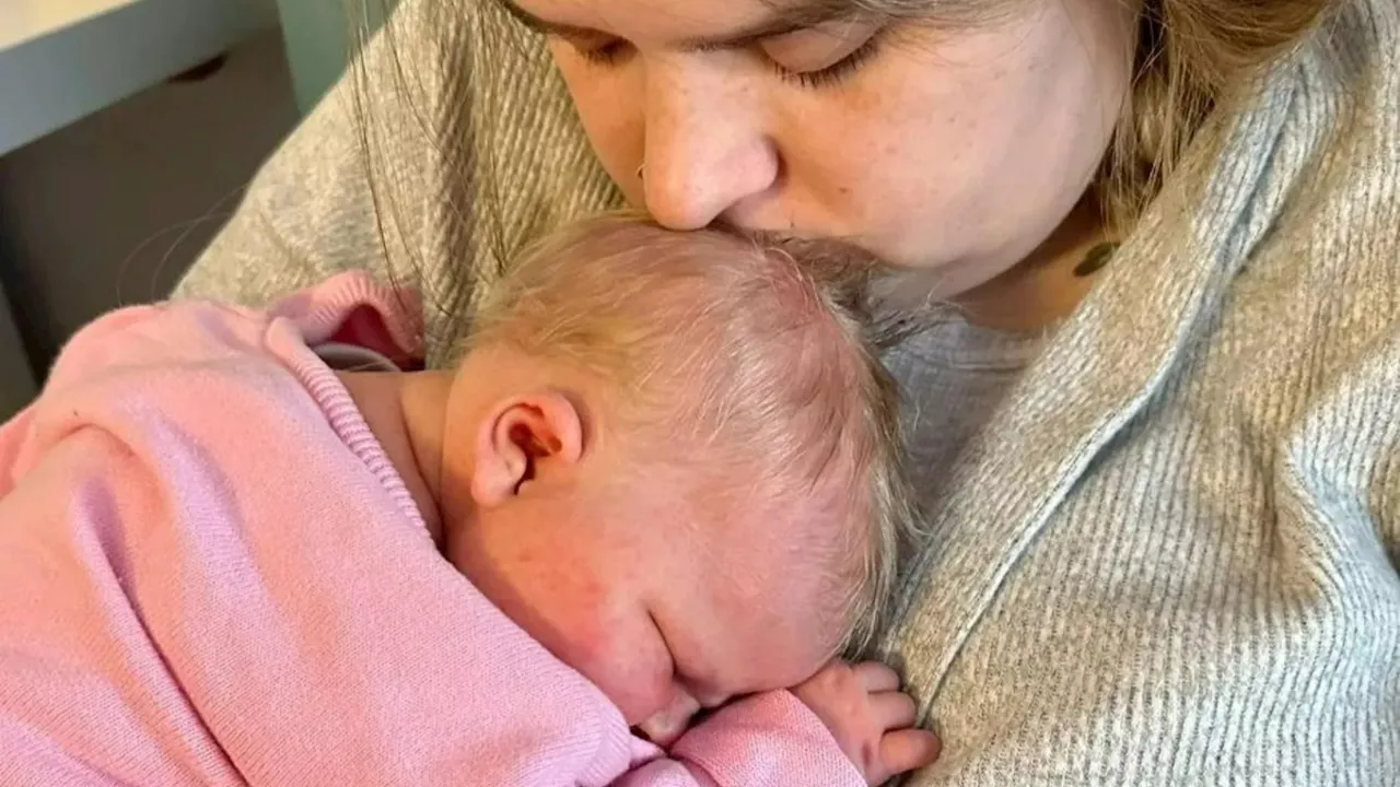 Baby girl dies after ambulance arrives 30 minutes late