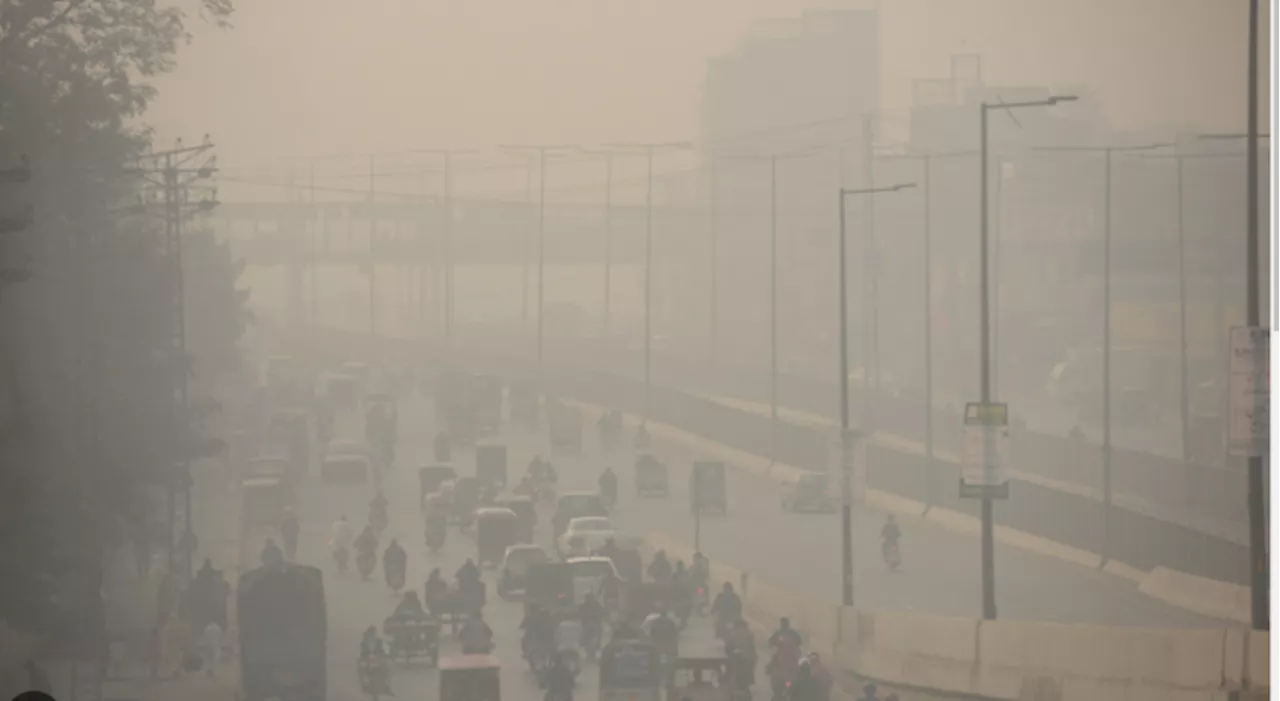 Smog refuses to relent as Lahore ranked as second most polluted city