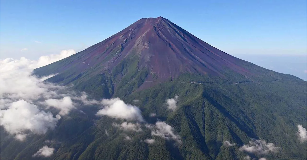 Japan's iconic Mount Fuji has yet to see snow this season, breaking a 130-year record