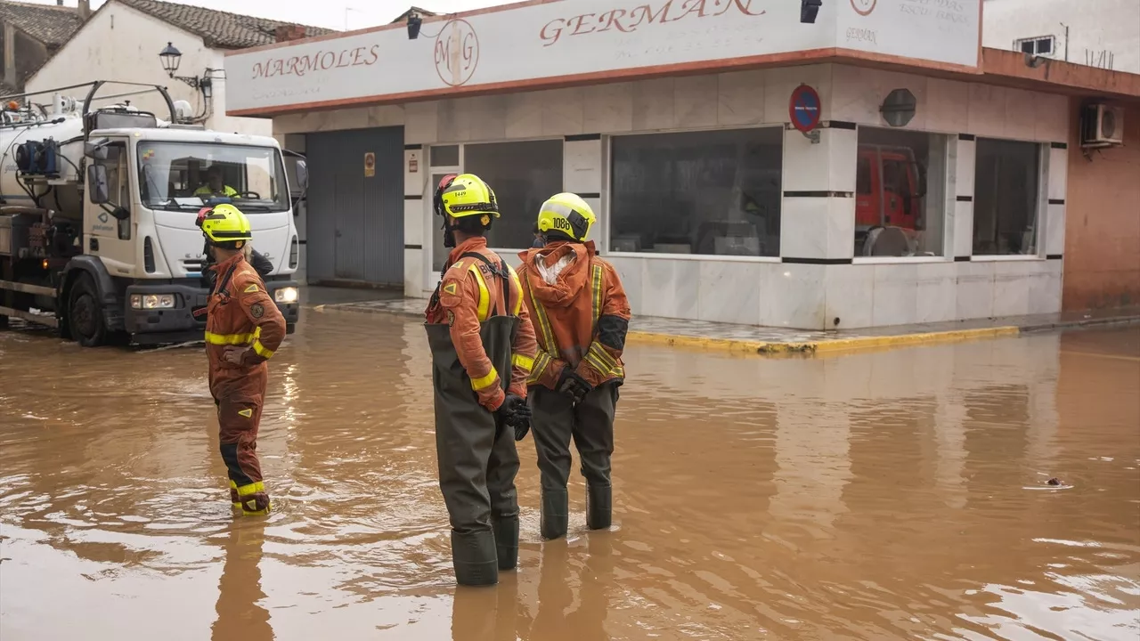 Carlos Mazón advierte: 'Aunque haya dejado de llover, no significa que haya pasado el peligro'