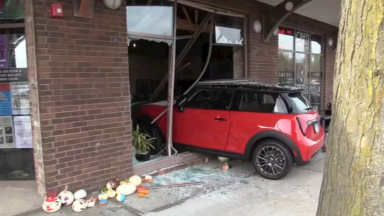 Car crashes into Smashing Pumpkins frontman Billy Corgan's Highland Park tea house