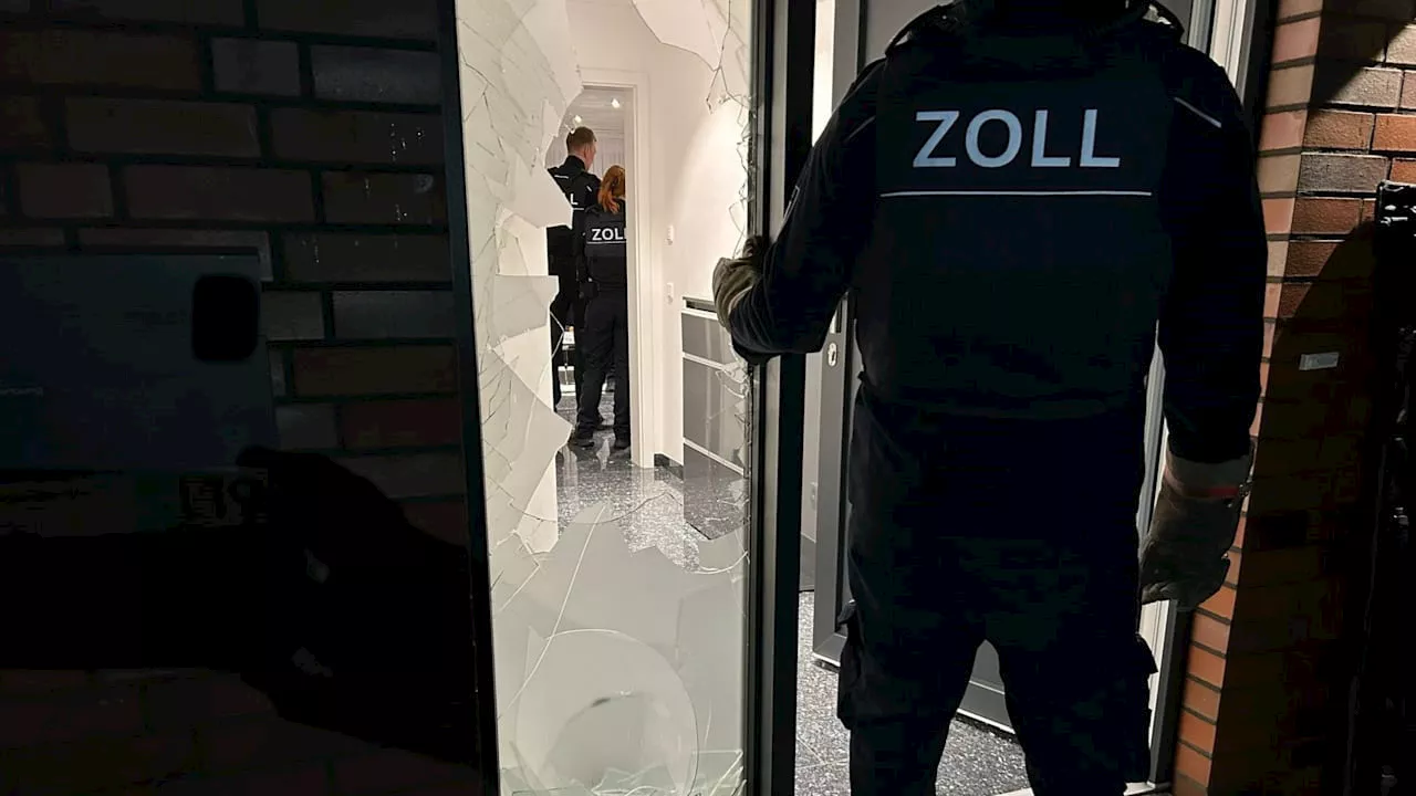 5 Haftbefehle vollstreckt: Zoll-Razzia gegen Schwarzarbeit auf dem Bau