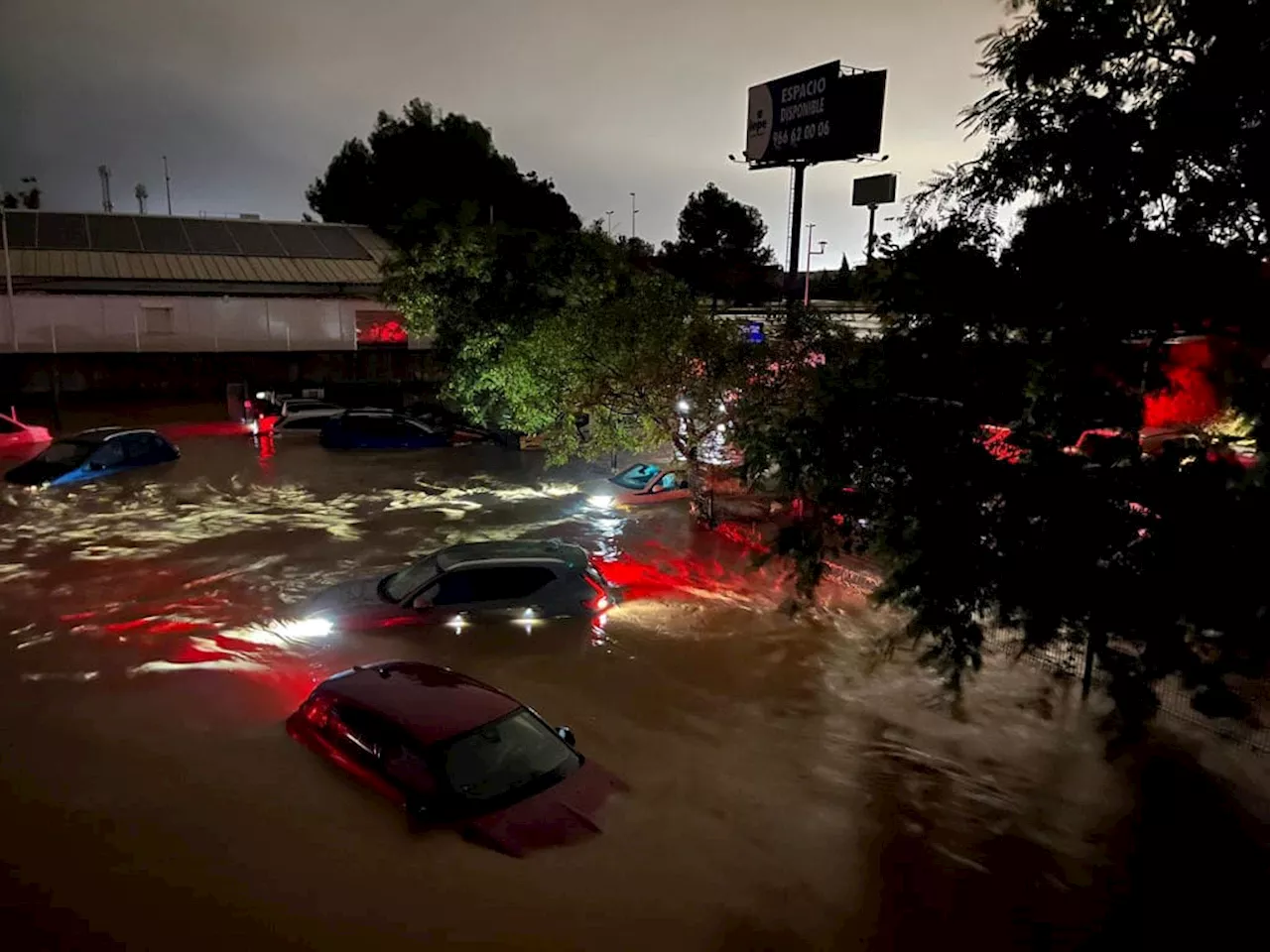 Emergencia en Valencia, España, por las inundaciones causadas por fuertes lluvias